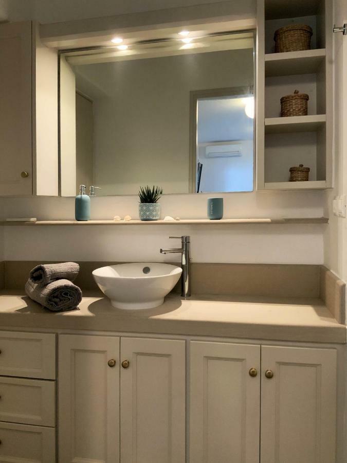 Aqua Blue, Only 100 Meters From The Beach Of Gialiskari Ioulis Esterno foto